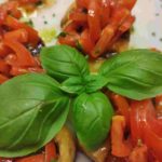 Bruschetta Pomodoro e Basilico - Bruschetta mit Tomaten und Basilikum