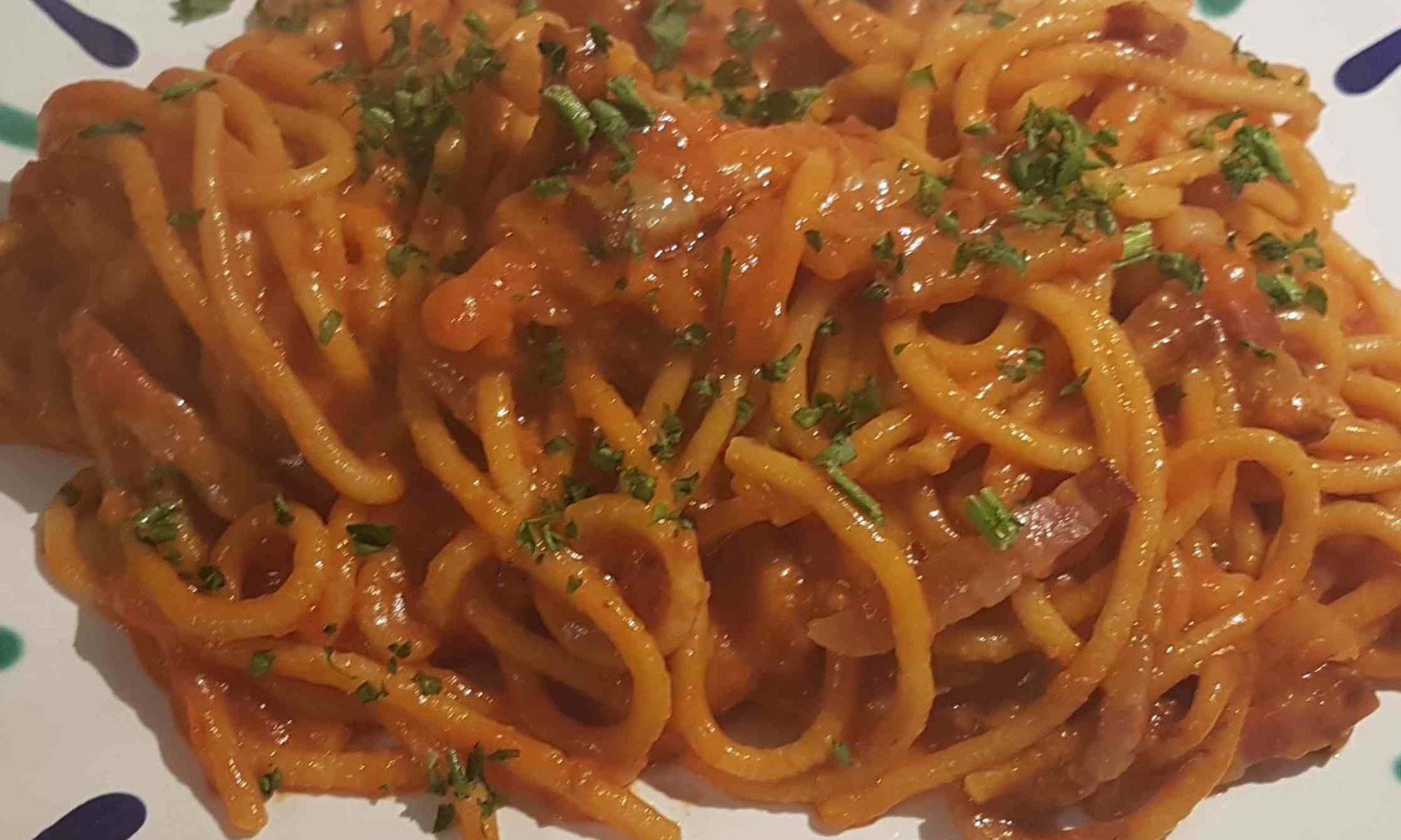 Spaghetti fatti in casa all`Amatriciana – hausgemachte Spaghetti nach ...