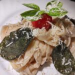 Tagliatelle Burro e Salvia - Tagliatelle mit Butter und Salbei