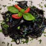 Tagliatelle al Nero di Seppia - Tagliatelle mit Tintenfisch-Farbe